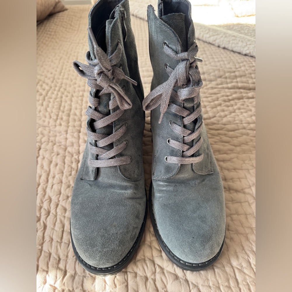Bjorndal Gray suede zip boots